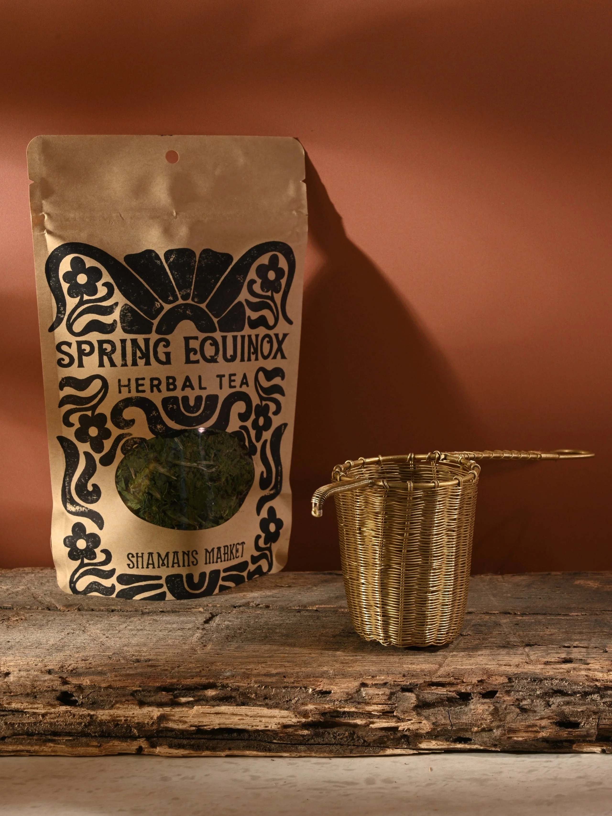 Woven Brass Large Tea Strainer with Handle - Image 2