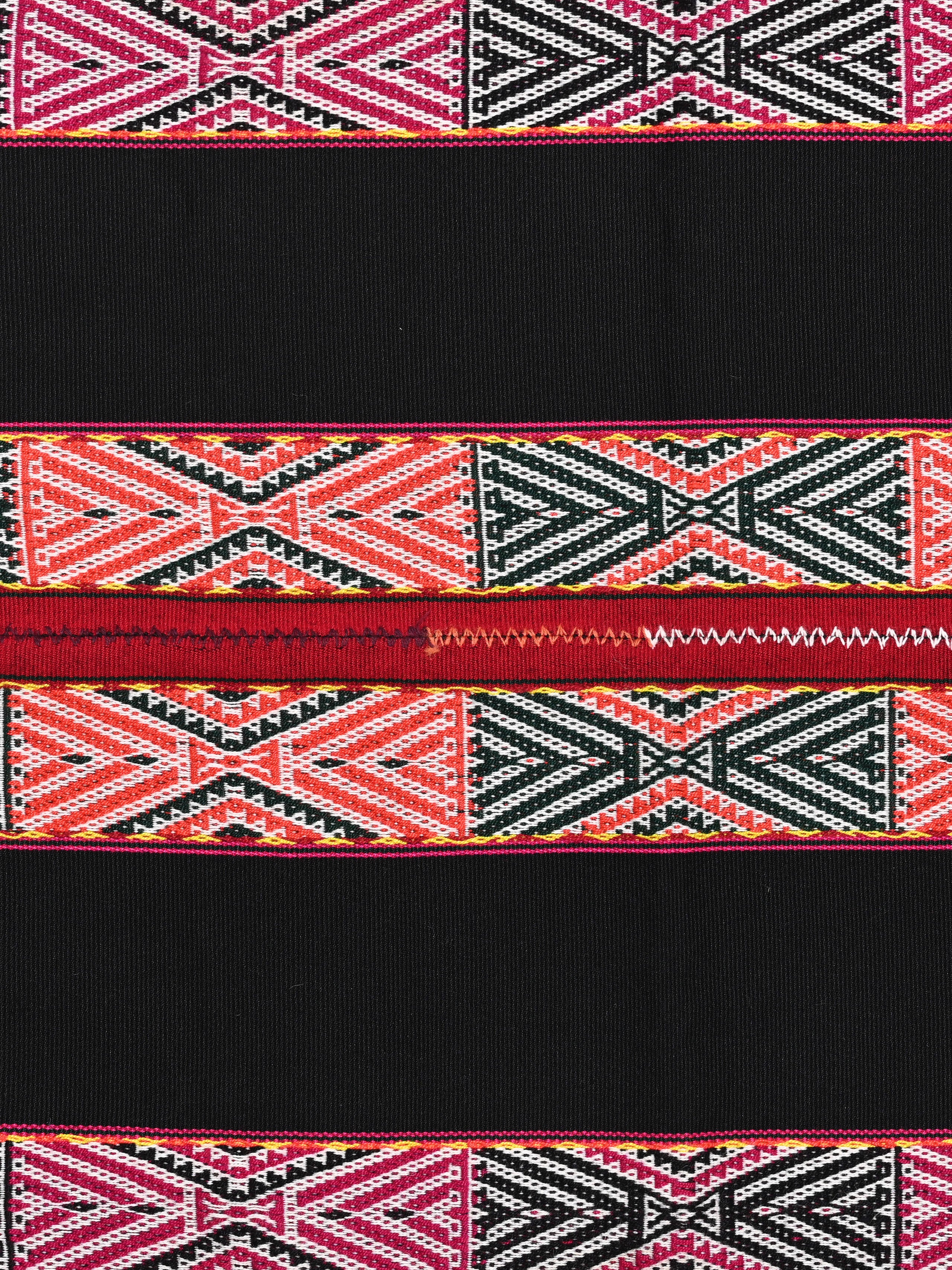 Q'ero Andean Lliklla Mestana Cloth - Inkarri - Image 2