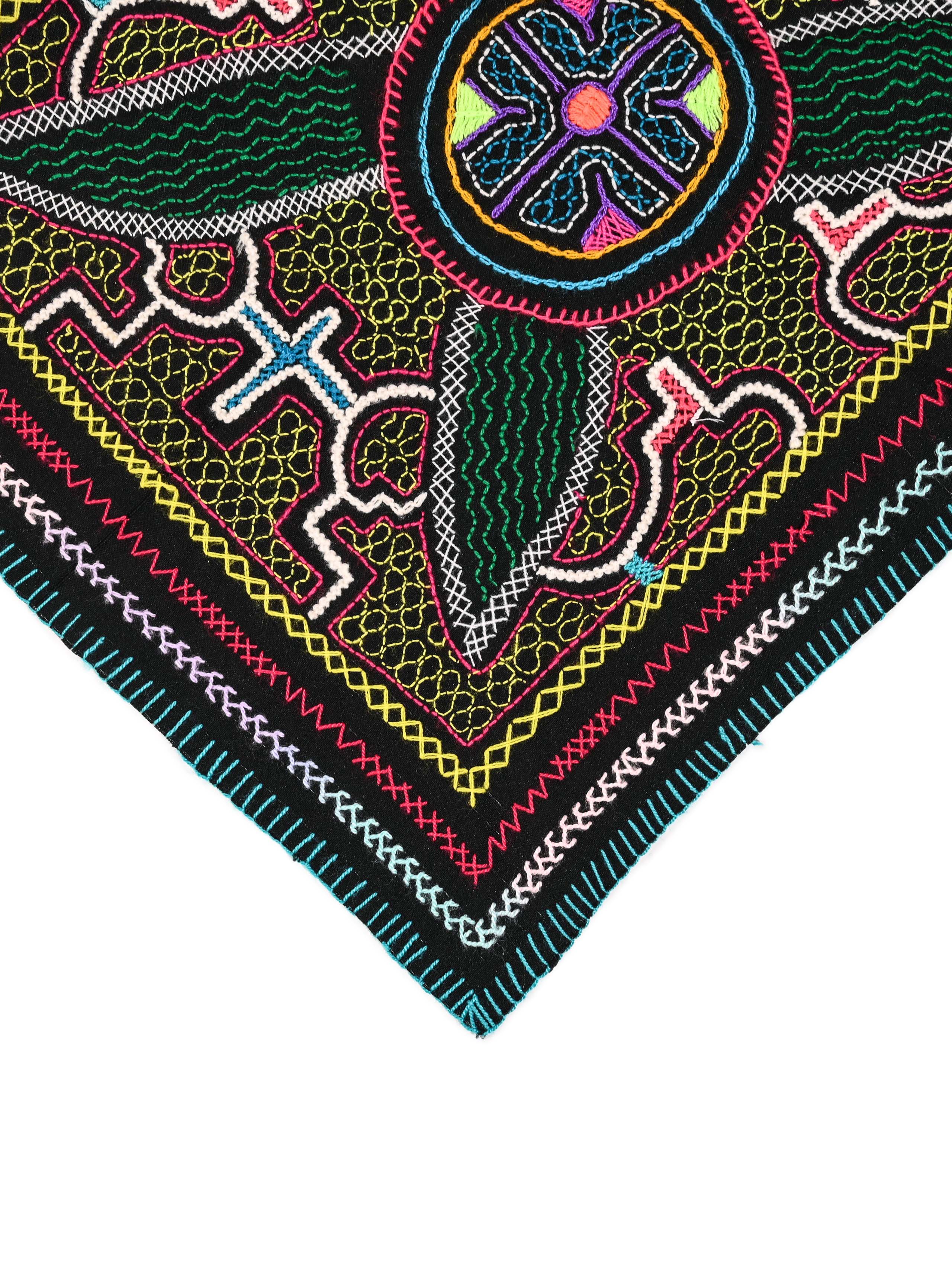 2NDS/DISCOUNTED Shipibo Embroidery Cloth - Medium - Image 2