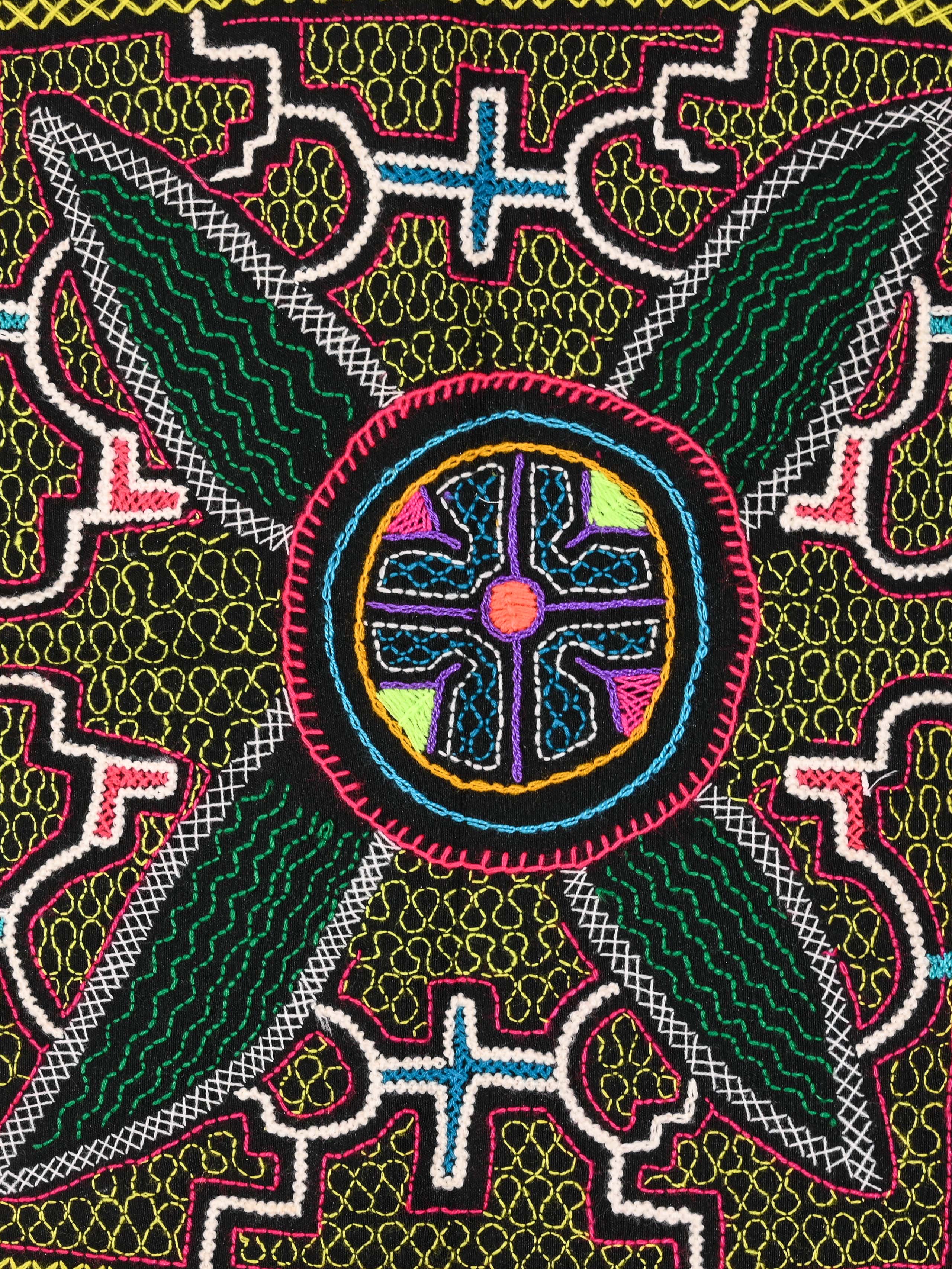 2NDS/DISCOUNTED Shipibo Embroidery Cloth - Medium - Image 3