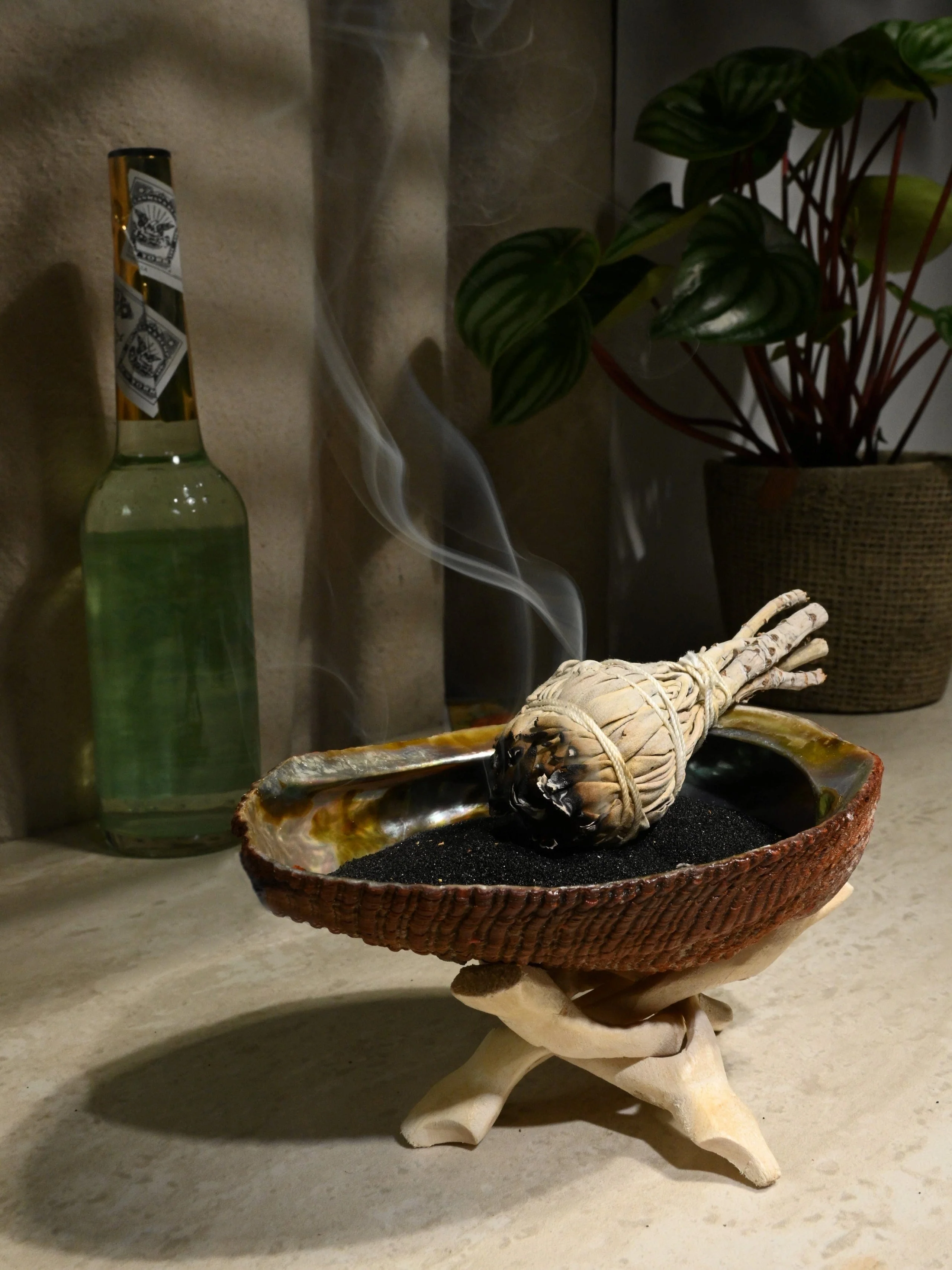 Wooden Cobra Tripod Stand - Image 3